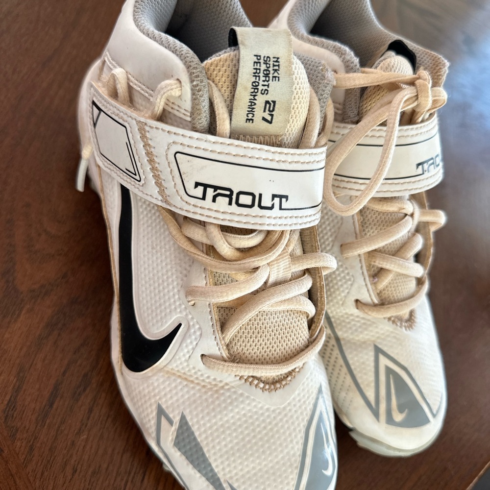 Nike Trout Youth Cleats Mid / Hightop